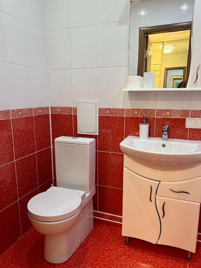 New Apartment "Family Estate" Kamianets-Podilskyi Exterior photo